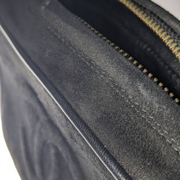 Beautiful Vintage Chanel Velvet Tassel Crossbody Hand Bag in Black/Gold - Picture 2 of 16